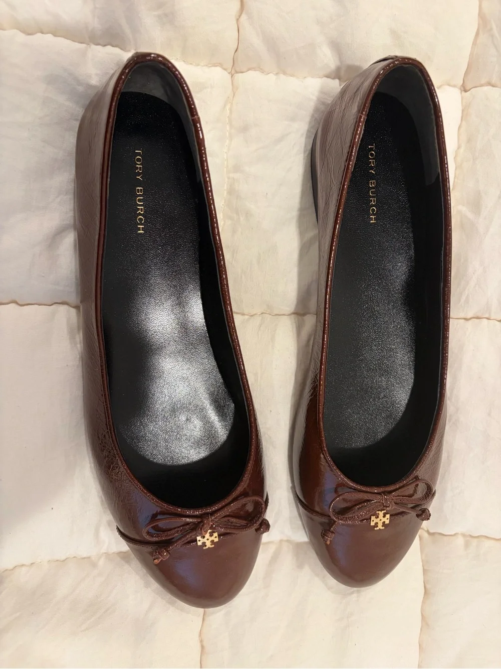 Tory Burch Brown Patent Ballet Flats with Logo Bow NEVER WORN